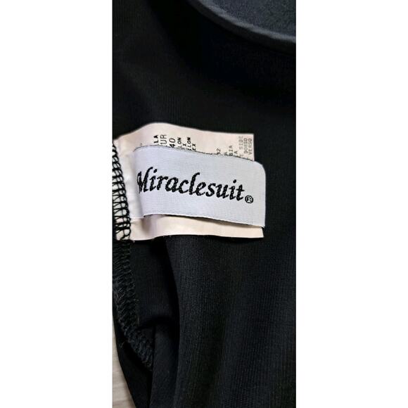 Miraclesuit Black One Piece Swim Sleek Design - Picture 6 of 9